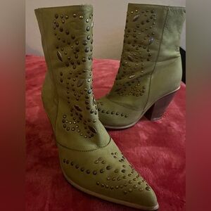 Vero Cuoio leather ankle boots. Condition: Excellent. Colour: Green Size: 36